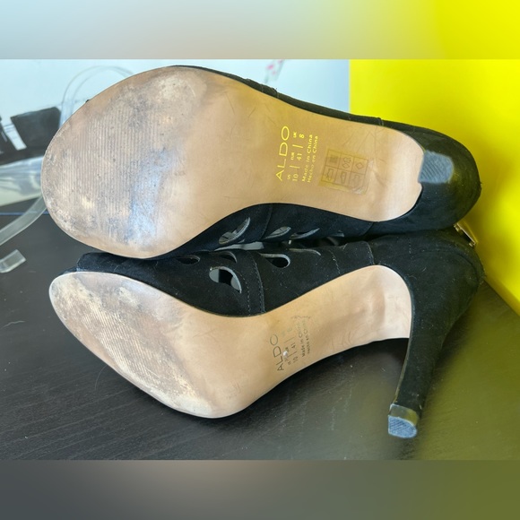 [Free add on item] Aldo laser cut ankle zipper heels - Picture 4 of 5